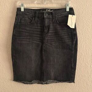 ☃️3 for $30☃️ Denim Pencil Skirt